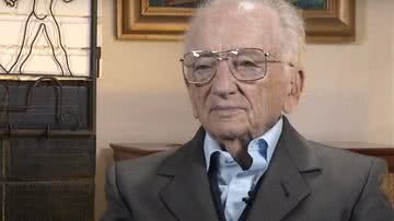 Benjamin Ferencz durante entrevista - Reprodução/Vídeo/Youtube