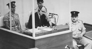 Adolf Eichmann em seu julgamento - Wikimedia Commons / Museu do Holocausto dos Estados Unidos