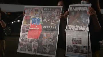 Protesto em Hong Kong após governo chinês fechar o jornal Apple Daily - Divulgação/ Youtube/ DW Documentary