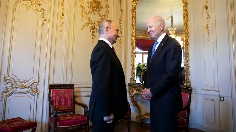 Putin e Biden em conferência no ano passado, 2021 - Getty Images