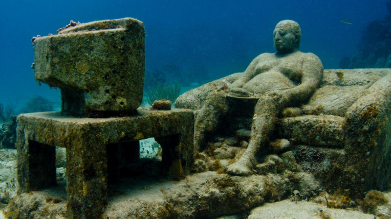 Escultura Inertia, localizada no Underwater Museum of Art - Reprodução