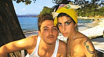 Amy e o amigo Tyler em foto pessoal na praia - Divulgação / Tyler James