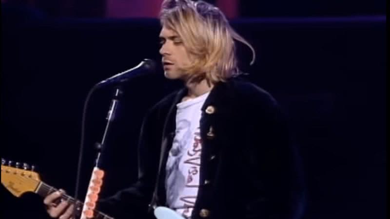 Kurt Cobain em apresentação do Nirvana - Divulgação / YouTube / MTV