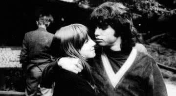 Pamela Courson e Jim Morrison - Divulgação / Youtube