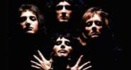 Retrato do grupo Queen durante sessão fotográfica para o single 'Bohemian Rhapsody' - Divulgação