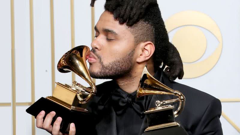 The Weeknd beija Grammy em 2016 - Getty Images