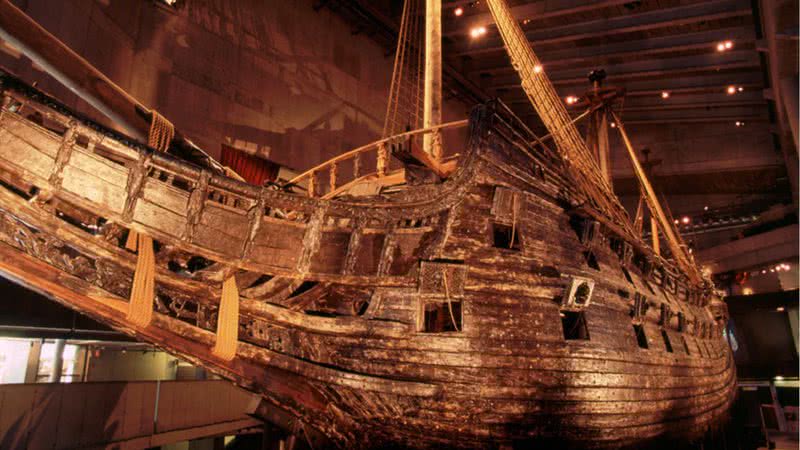 Navio Vasa, em seu museu, navio-irmão de um dos supostos barcos encontrados - Wikimedia Commons