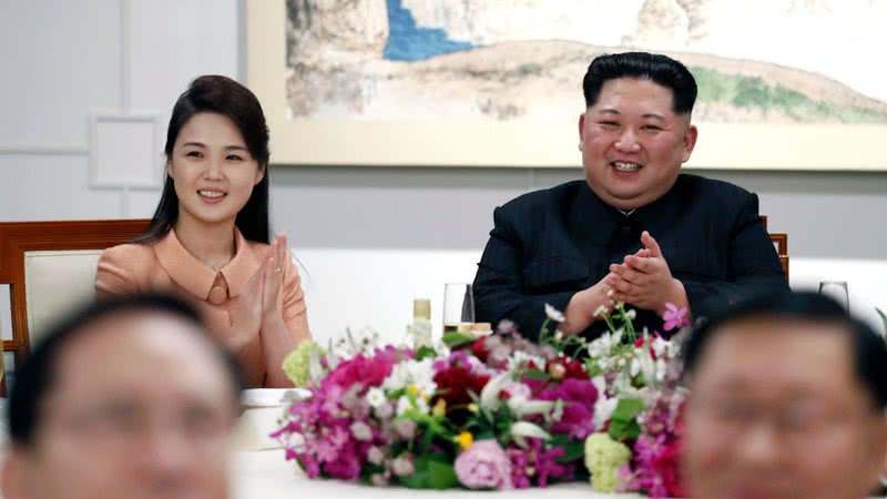 Kim Jong-un e sua esposa Ri Sol-ju - Getty Images