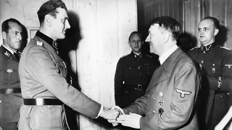 Otto Skorzeny e Hitler, em 1943 - Getty Images