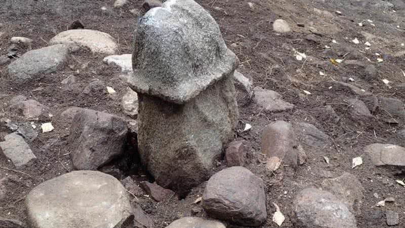 Pedra encontrada pelos arqueólogos - Reprodução