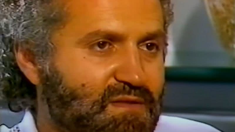 Gianni Versace durante uma entrevista - Divulgação / Youtube / That's Entertainment