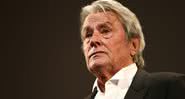 Fotografia de Alain Delon em festival de cinema de 2013 - Getty Images