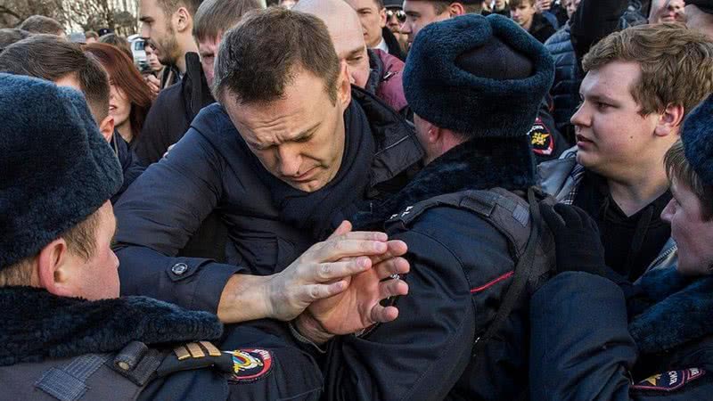 Navalny sendo preso em 2017 - Wikimedia Commons