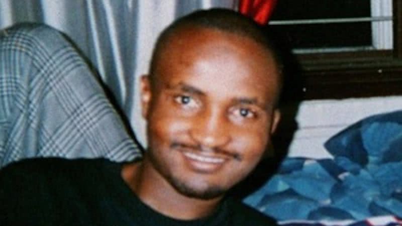 Foto do estudante africano Amadou Diallo - Wikimedia Commons