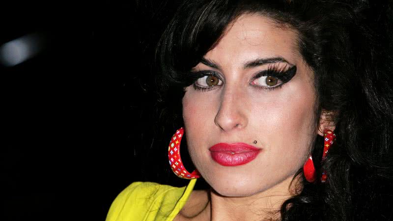 Amy Winehouse nos bastidores do Brit Awards, em 2007 - Getty Images