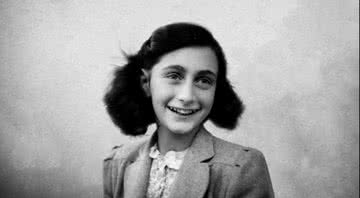 Anne Frank em foto pessoal - Domínio Público