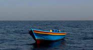 Um barco de madeira abandonado - Getty Images