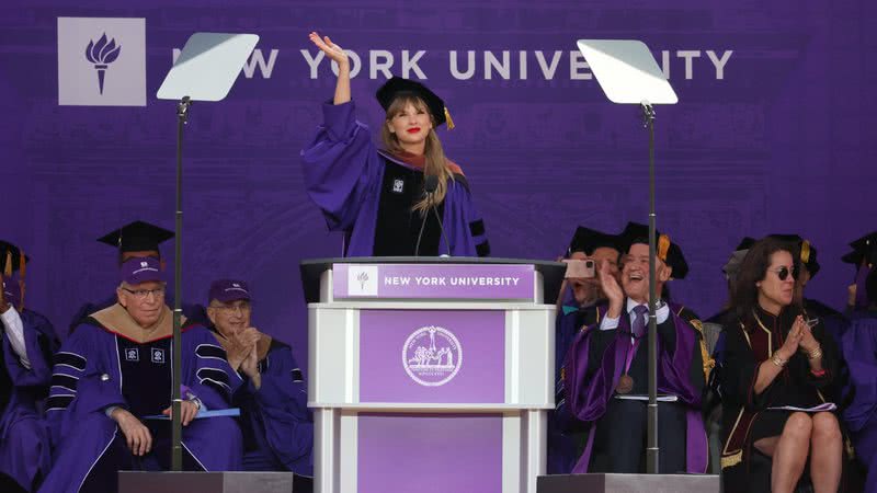 Taylor Swift em premiação pela Universidade de Nova York. Yankee Stadium, 2022. - Getty Images