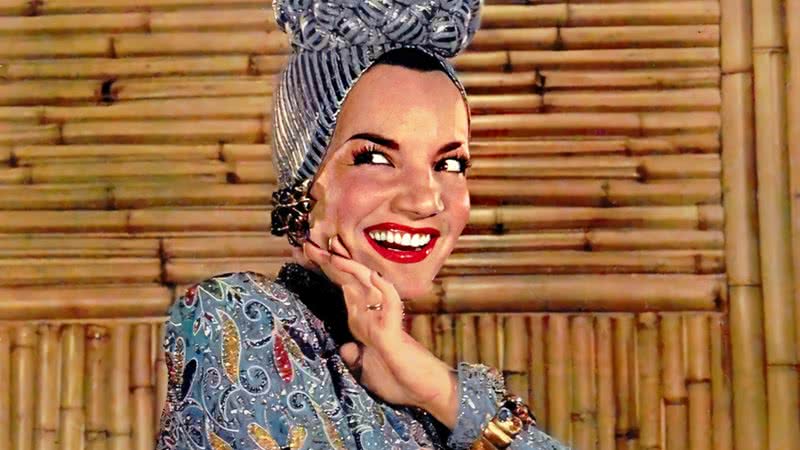 Carmen Miranda em photoshoot - Wikimedia Commons