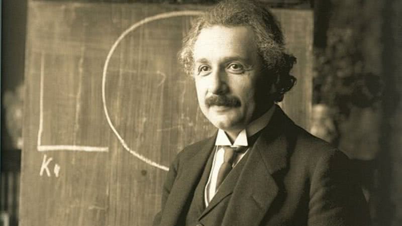 Foto de Albert Einstein - Wikimedia Commons