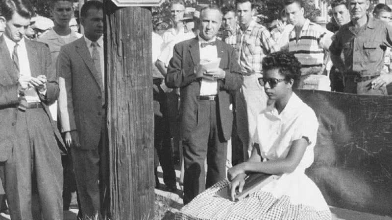 Elizabeth Eckford no dia 4 de setembro de 1957 - Divulgação