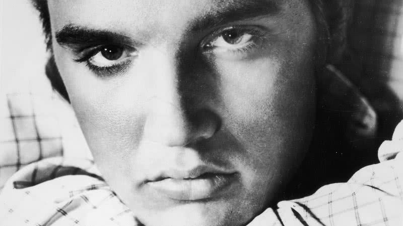 Elvis Presley em sessão de fotos - Getty Images