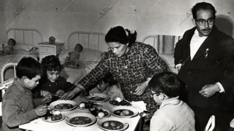 Fotografia da família Martínez no hospital - ABC/Álvaro García Pelayo