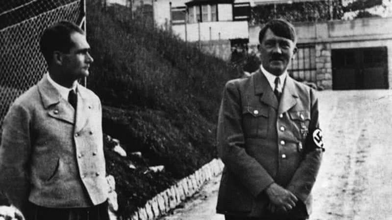 Rudolf Hess e Adolf Hitler - Wikimedia Commons