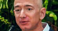 Jeff Bezos - Wikimedia Commons/Câmara Municipal de Seattle de Seattle