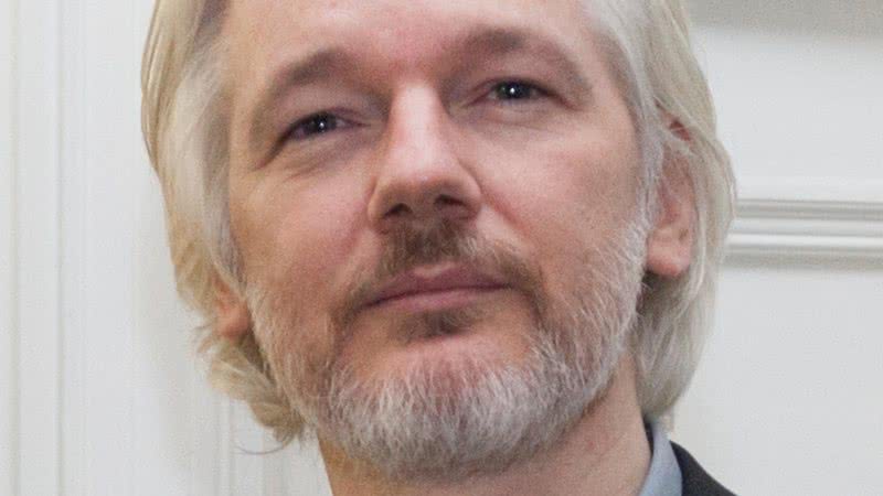 Fotografia de Julian Assange - Wikimedia Commons