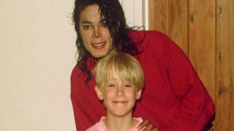 Fotografia de Macaulay Culkin com Michael Jackson - Divulgação/Youtube