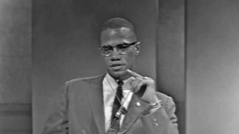 Malcolm X durante entrevista - Divulgação / Youtube / reelblack