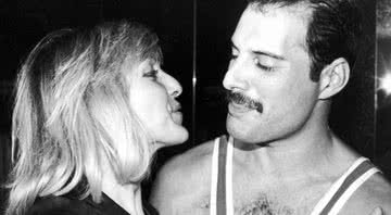 Mary Austin e Freddie Mercury em 1984 - Getty Images