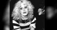 Retrato fotográfico de Nancy Spungen em preto e branco - Wikimedia Commons