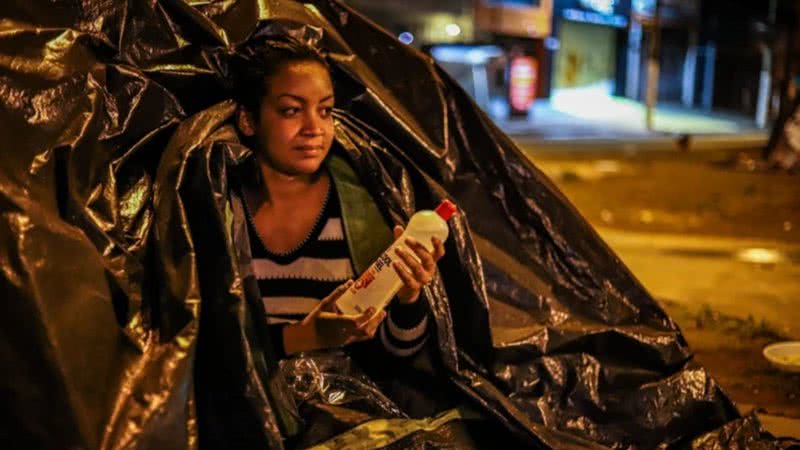 Mulher em situação de rua - Divulgação / André Soler / SP Invisível