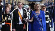 Willem-Alexander em trajes tradicionais ao lado de esposa Maxima Zorreguieta em 2013 - Getty Images