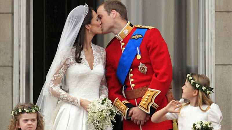 Kate Middleton e Príncipe William no dia de seu casamento - Wikimedia Commons