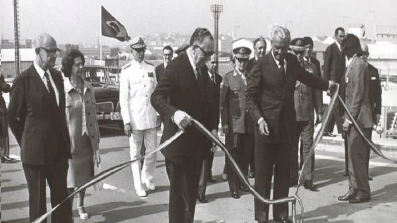 Inauguração da Ponte Rio-Niteroi - Arquivo Nacional