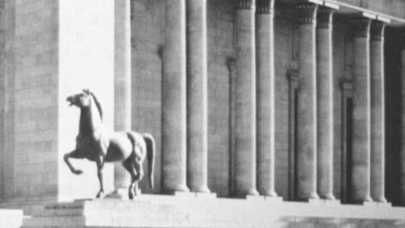 Escultura de cavalo feita para Hitler - Divulgação/ Wikimedia Commons/ Mundial Bavarian State Library