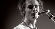 Foto de Sid Vicious em show dos Sex Pistols - Wikimedia Commons