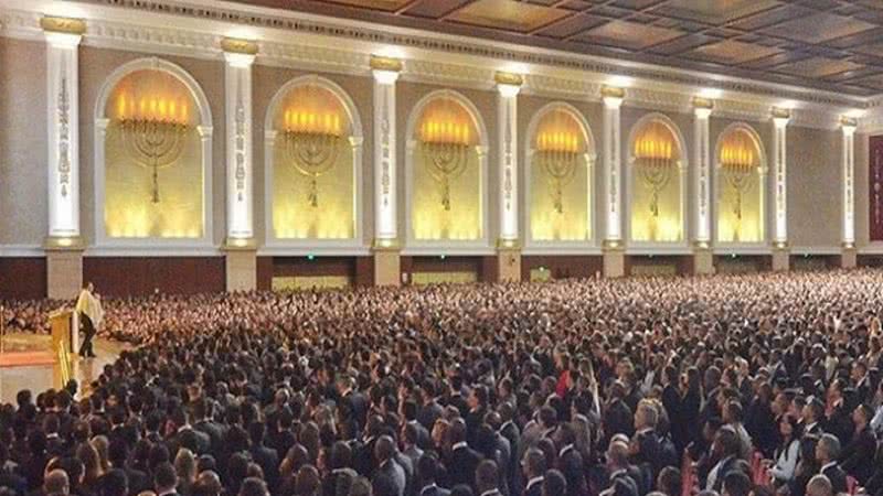 Culto dentro do Templo de Salomão, em São Paulo - Divulgação