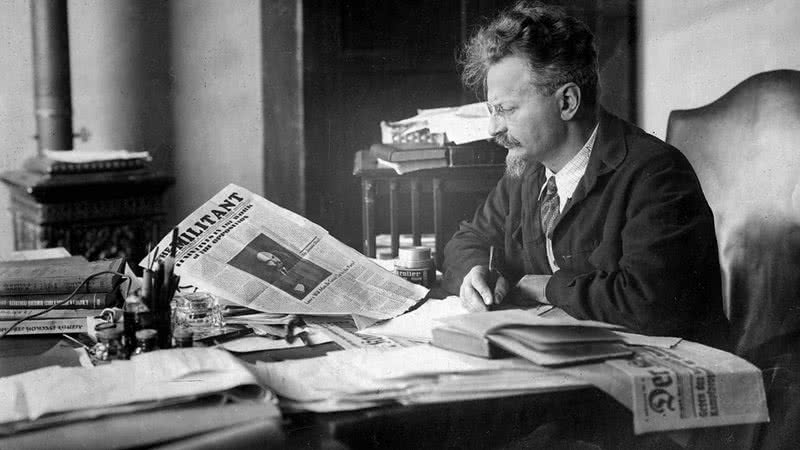 Leon Trotsky, um dos maiores nomes da Revolução Russa, em seu escritório durante o exílio - Arquivo Geral do México