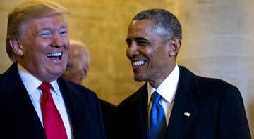 Donald Trump e Obama em evento oficial - Wikimedia Commons