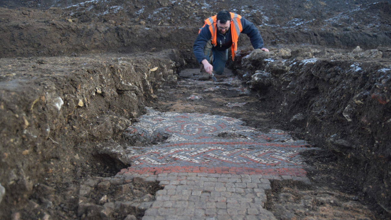 Fotografia das escavações do mosaico romano