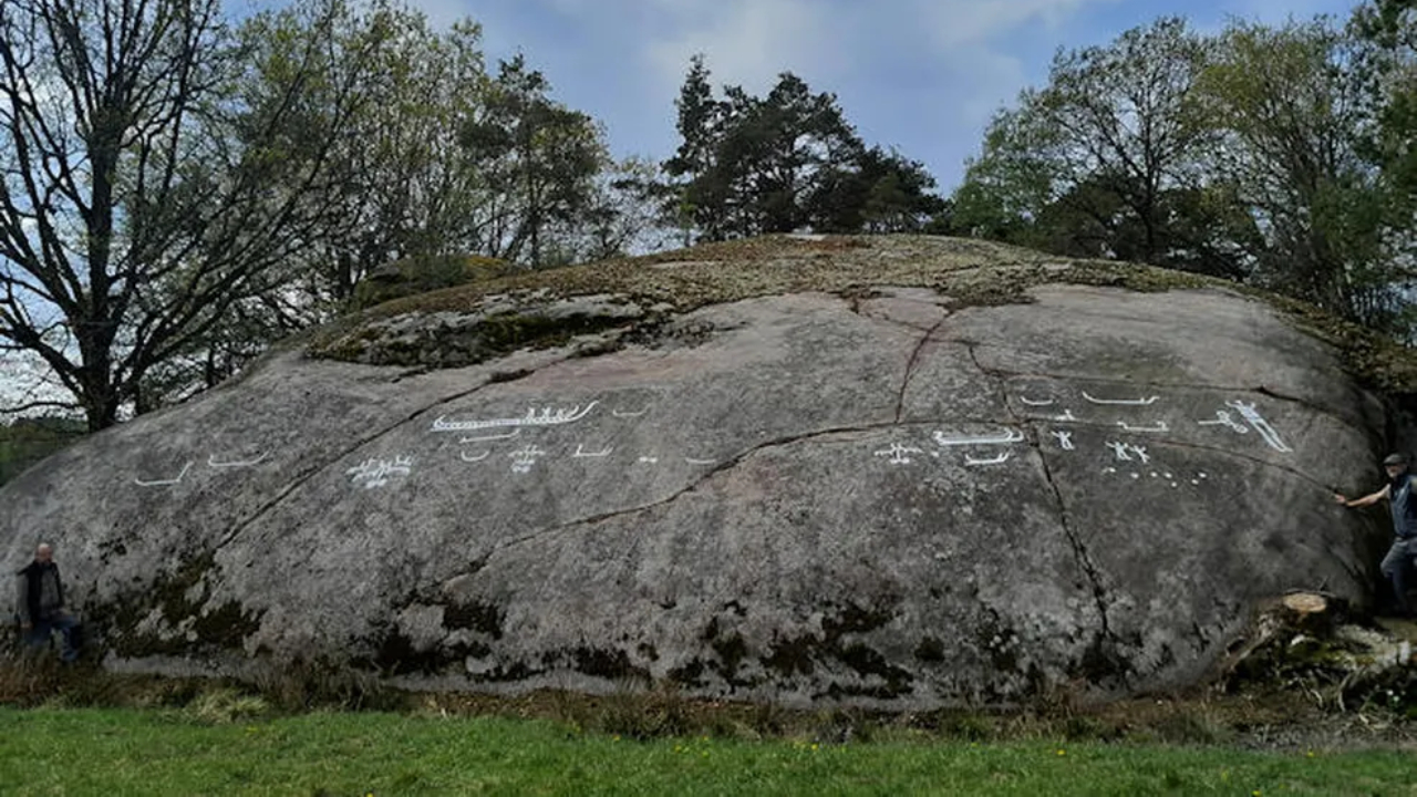 Petróglifos na encosta da paróquia de Kville