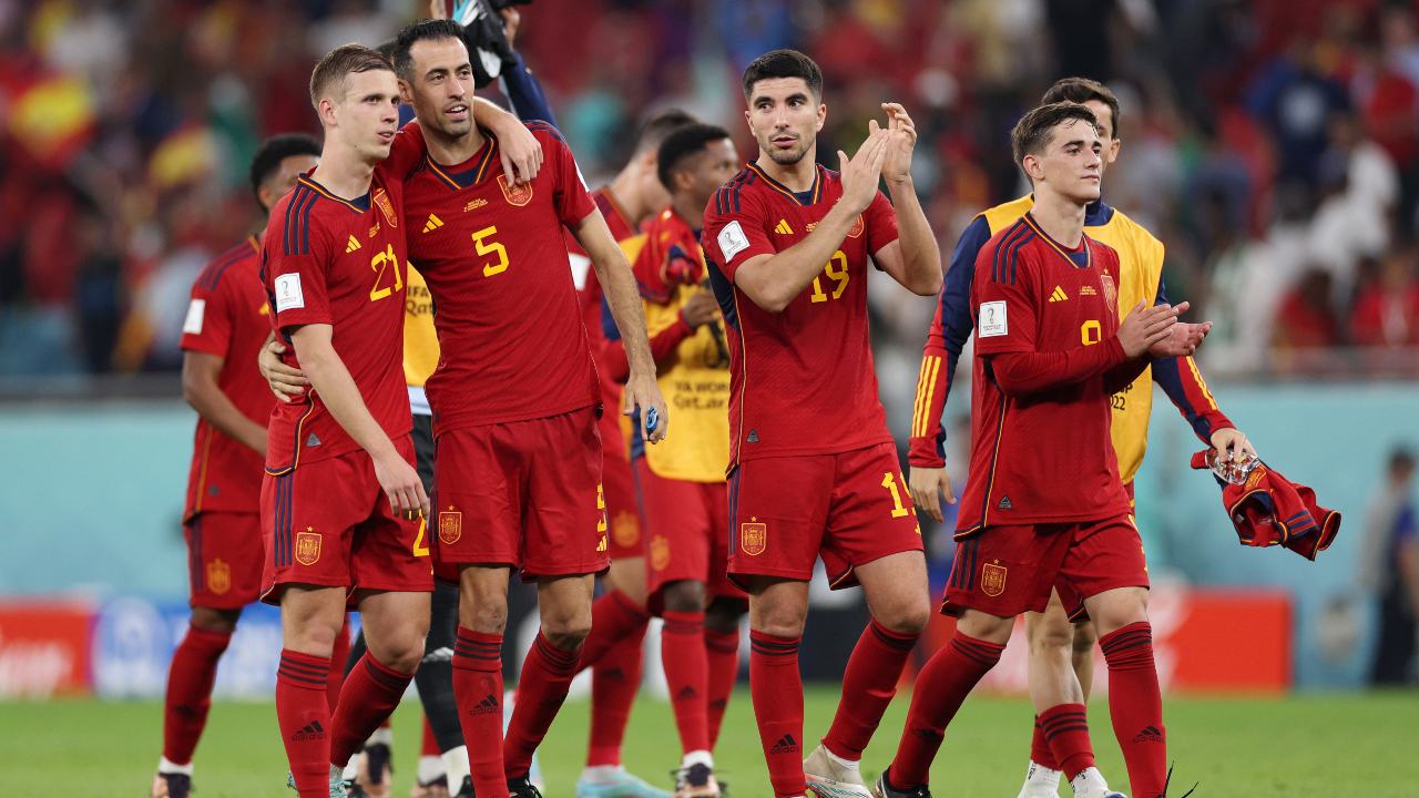 Jogadores da Seleção Espanhola de Futebol em partida da Copa do Mundo do Qatar