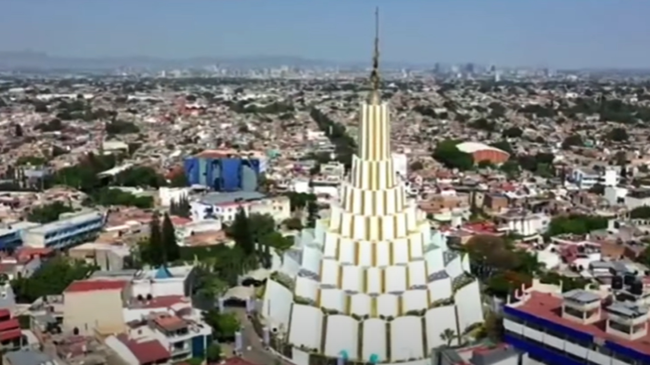 Sede da igreja La Luz del Mundo em vista aérea