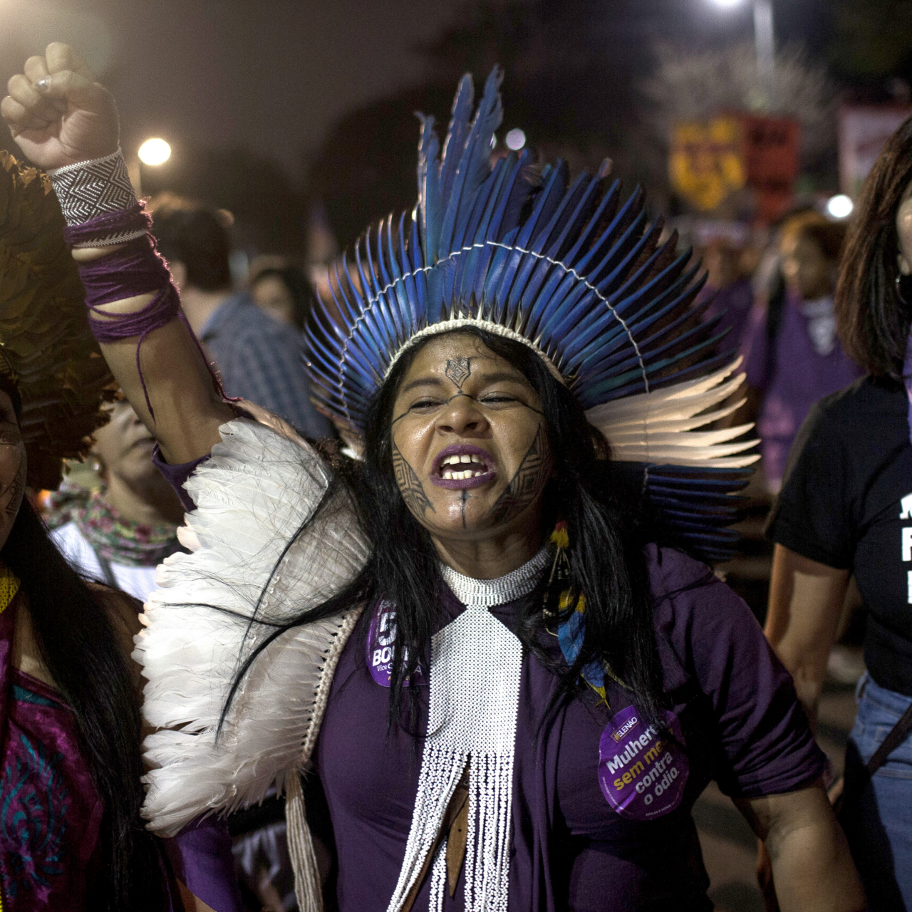 Sonia Guajajara em protesto contra a presidência de extrema-direita em 2018