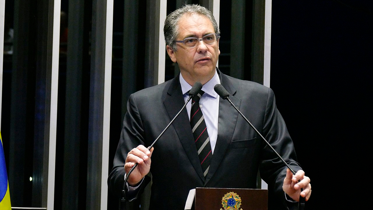Deputado petista publica vídeo sobre ataque americano usando imagens de jogo de celular