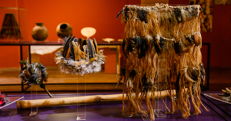 Indígenas reivindicam de museus a devolução de seus artefatos, que possuem um ciclo de vida próprio